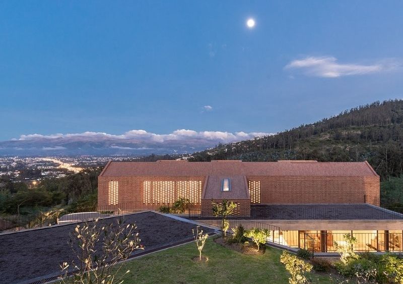 Casa Cangahua con sistemas termoacústicos Thermia